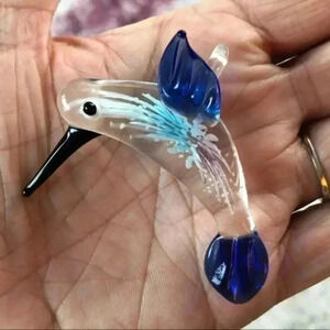 Pretty Blue GLOW IN THE DARK Murano Glass Hummingbird Necklace Pendant NWT